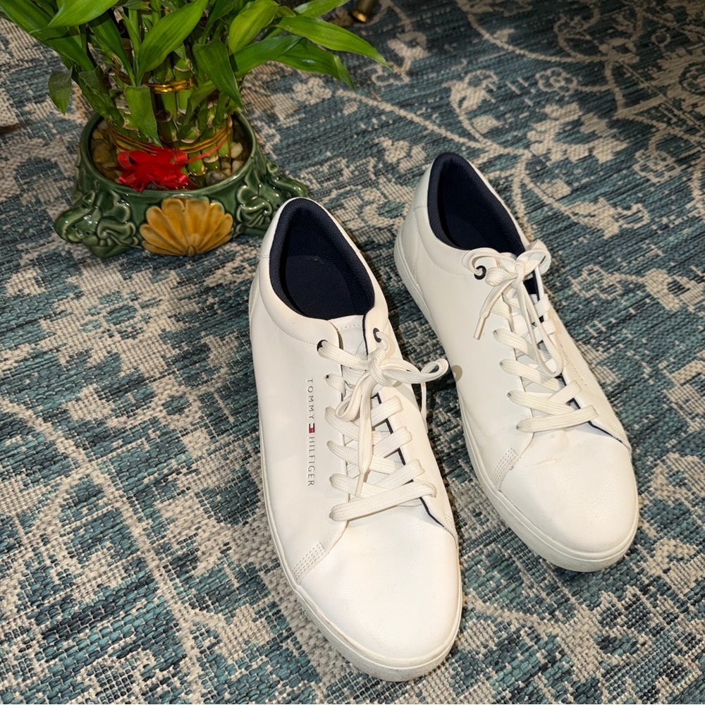 •Tommy Hilfiger• Classic Sneakers